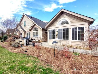 810 Wynnshire Dr Unit D, Hickory, NC 28601