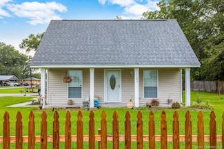 1102 W Division St, Jennings, LA 70546