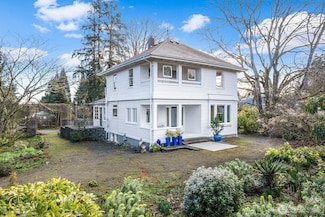 19028 Vashon Hwy SW, Vashon, WA 98070