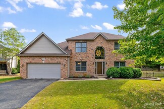 433 Camden Cir, Oswego, IL 60543