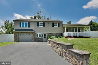 51 Lewis St, Feasterville Trevose, PA 19053