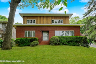 60 Cedar Terrace, Staten Island, NY 10304
