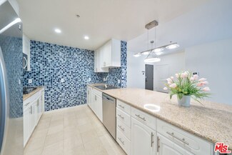 962 S Gramercy Dr Unit 206, Los Angeles, CA 90019