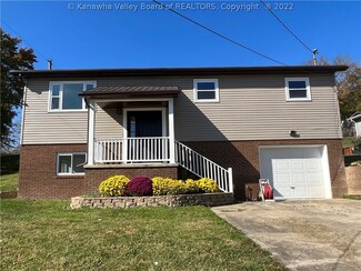 21 Flatwood Dr, Cross Lanes, WV 25313