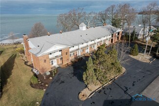 2216 N Carriage Ln Unit 2, Port Clinton, OH 43452