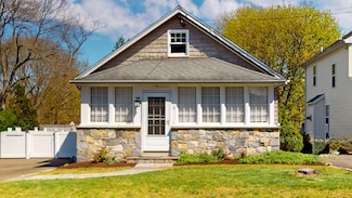 21 Nichols Ave, Stamford, CT 06905