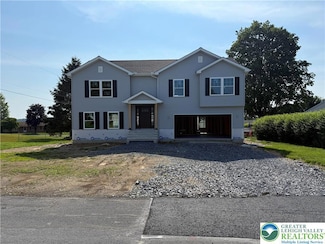 5743 Crescent Dr, North Whitehall Township, PA 18078