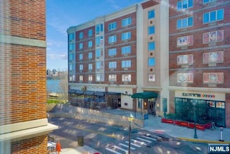3115 City Place, Edgewater, NJ 07020