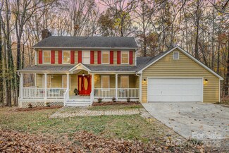 909 Woodland Forest Dr, Waxhaw, NC 28173
