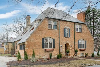 424 W Jefferson Ave, Wheaton, IL 60187