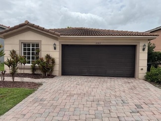 2082 SW Newport Cir, Port St. Lucie, FL 34953
