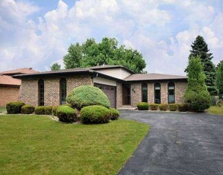 513 Manor Dr, Peotone, IL 60468