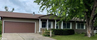 1203 Pleasant St Unit DY, Dysart, IA 52224