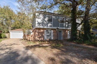 1831 Willow Point Dr, Kingwood, TX 77339
