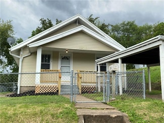 208 E Vassar St, Saint Joseph, MO 64504