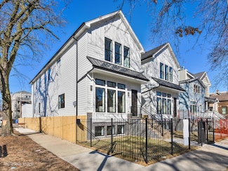 2902 N Seeley Ave, Chicago, IL 60618