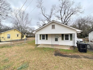 713 N Main St, Brundidge, AL 36010
