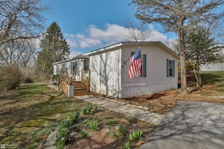 36 Hickory Hills Dr, Bath, PA 18014