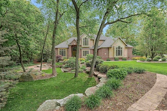 705 Red Fox Run, Fond Du Lac, WI 54937