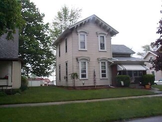 136 W Chestnut St, Wauseon, OH 43567