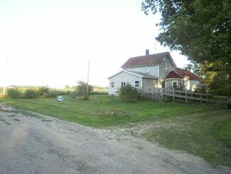 1895 13th Trail, Bourbon, IN 46504