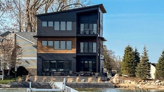 8676 Cherry Point Dr, Manitou Beach-Devils Lake, MI 49253