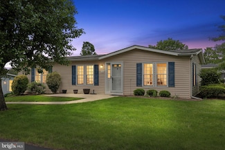 110 Deerfield Dr, Souderton, PA 18964