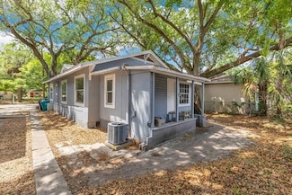 1029 Colyer St, Orlando, FL 32805