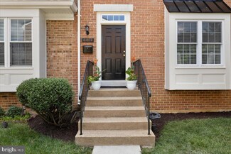 6404 Thornhill Ct, Springfield, VA 22150