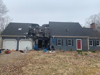 12 Woods Ln, Damariscotta, ME 04543