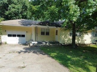 707 N Edith Ave, Adrian, MO 64720