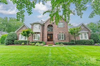 2300 Richardson Dr, Charlotte, NC 28211