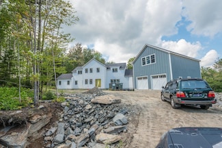 29 Mountain Ridge Dr, Wilmington, VT 05363