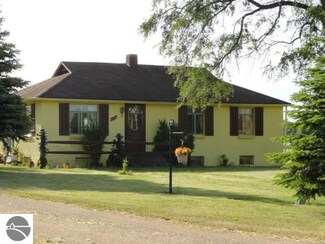 6986 N Mission Rd, Rosebush, MI 48878