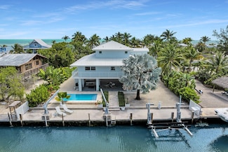 150 Columbus Dr, Islamorada, FL 33036