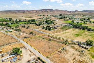 1335 Gibson Rd, Selah, WA 98942