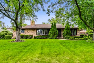 3612 Linneman St, Glenview, IL 60025