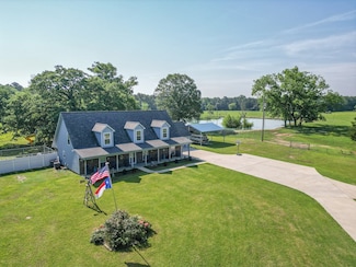 720 Haggerty Rd, Karnack, TX 75661
