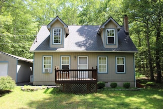 5147 Arrowhead Ln, East Stroudsburg, PA 18302