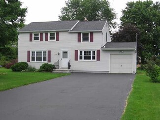 37 Ridgefield Dr, Churchville, NY 14428
