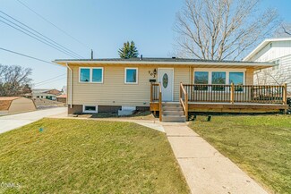 703 10th Ave NW, Mandan, ND 58554