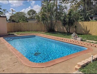 1123 Lake Geneva Dr, Lake Worth, FL 33461