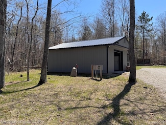 6891 Pine Tree Dr, Mitchell Township, MI 48737