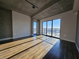 60 Elm St Unit 401, Newark, NJ 07105