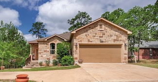 108 Kaliu Ct, Bastrop, TX 78602