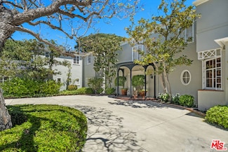 11080 Chalon Rd, Los Angeles, CA 90077