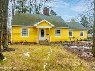 9 Woodridge Rd, Delmar, NY 12054