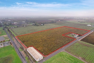 6233 E Woodbridge Rd, Acampo, CA 95220