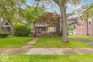 596 Neff Rd, Grosse Pointe, MI 48230