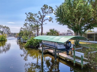 842 E 6th St, Englewood, FL 34223